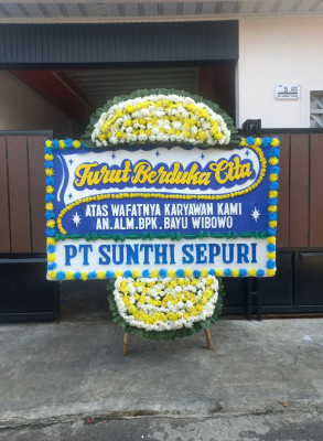 Papan Bunga Duka di Tanah Sepenggal